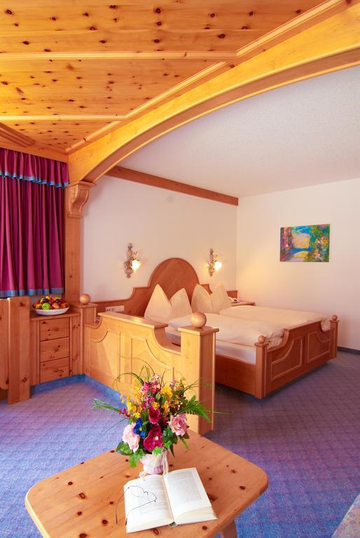 Hotel Bergland Lermoos Zimmer foto